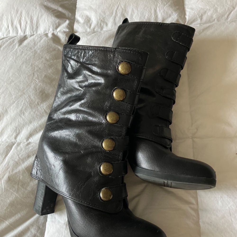 Women's leather short boots